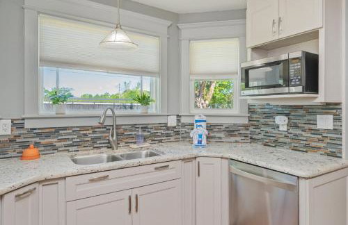 Private Pool and 3BR Family Fun Home with Gazebo - Foto 25