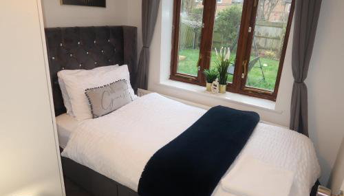 Cozy 3 Bedroom Home with Garden & Free Parking - Milton Keynes - Foto 5