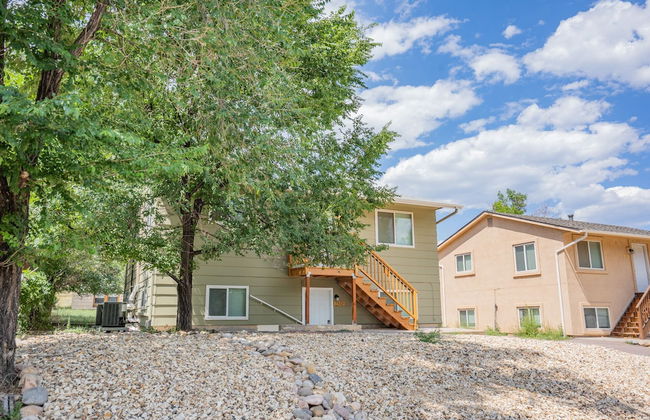 2BR Aptmt Parks Private Deck, Mountain Views! - Photo 45