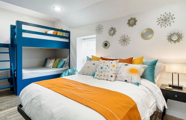 Luxury Lakehouse - Photo 7