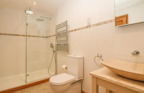 Back Of Beyond - Photo 16