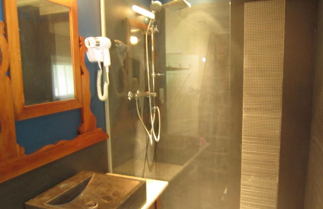 Tranquil Home With BBQ - Photo 15