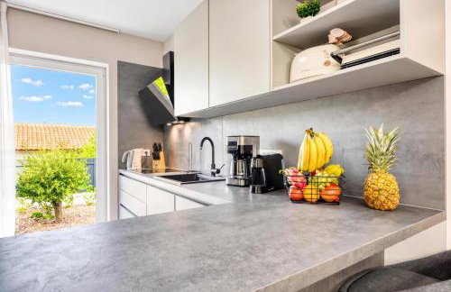 Villa Aria with heated Pool and Whirlpool - Happy Rentals - Foto 18