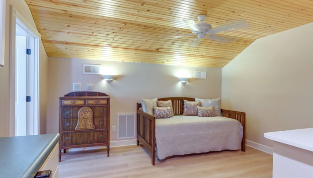 Pool, Hot Tub and Pickleball Court Lake Ozarks Home - Foto 3, Interni