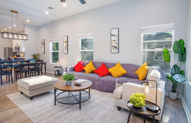 Experience Convenience w/ 4br/3ba Near Alamodome - Foto 16