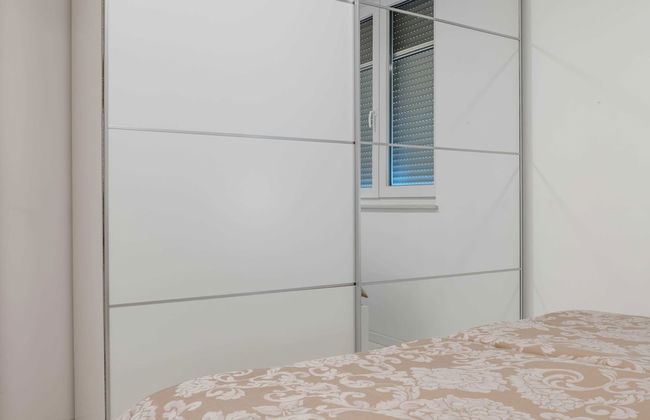 Spacious Povljana Apartment With Sea View and Terrace - Foto 7