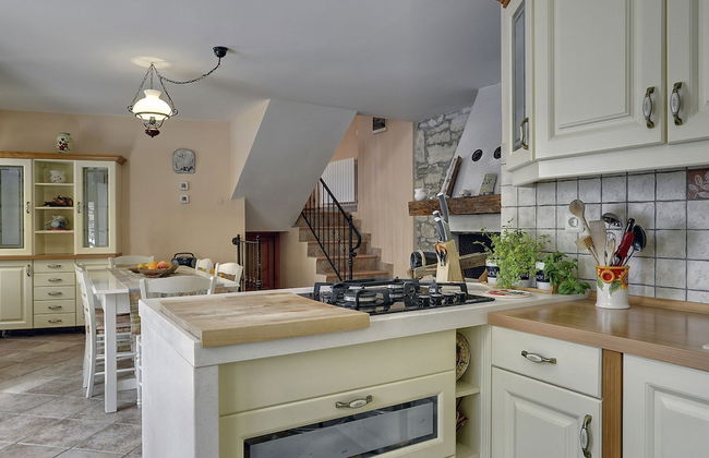 Well Maintained Holiday Home With Private Heated Pool Near the Beach - Foto 11