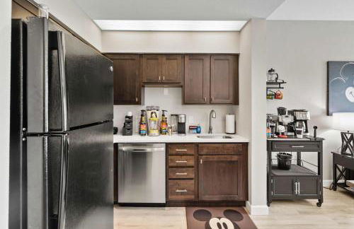 5 Minutes to Disney Free Shuttle King & queen bed - Foto 52