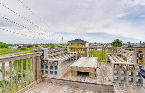 Rooftop Deck and Views! Pet-Friendly Galveston Home - Foto 3