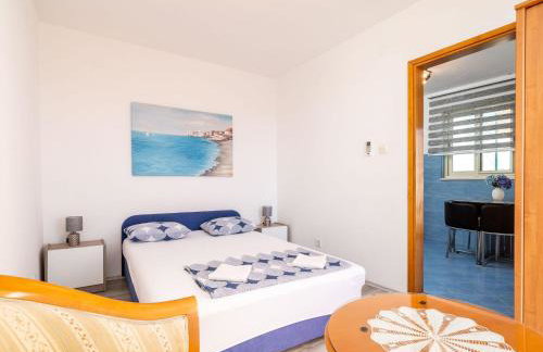 Apartment & Rooms Alan - One Bedroom Apartment with Balcony and Sea View - Foto 12