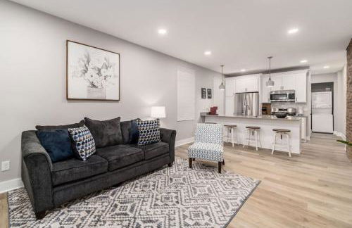 Entire Home Private Parking Fenced Yard - Foto 9