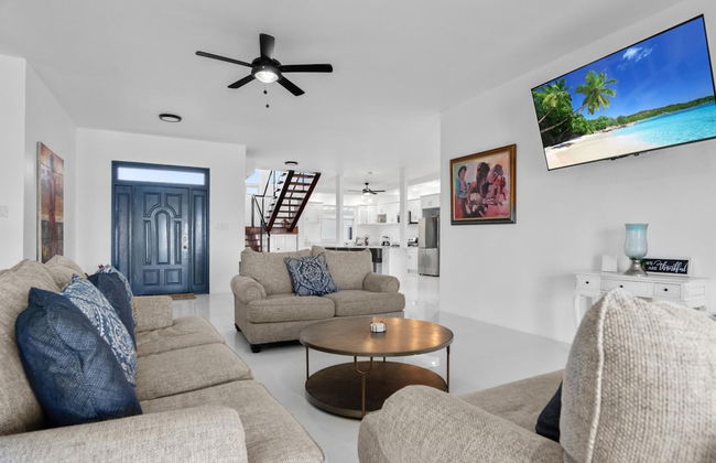 The W Villa 5 B R Oceanfront w Staff - Photo 45