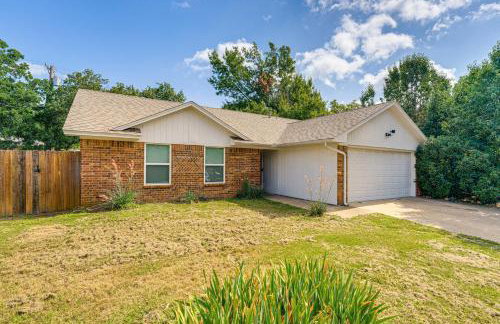 1 Mi to Denton Square Family Home with Fenced Yard! - Foto 23