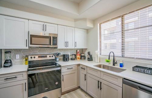 Trendy 1BD Walk to Westgate Pool Gym WD - Foto 23