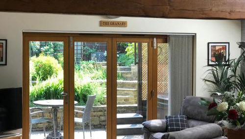 The Granary with hot tub - 2 miles from Skipton - Foto 3, Garden, Garden view