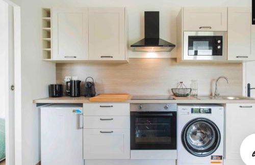 Cosy Loire, T2 neuf, front de Loire ,vue cathédrale,5min à pied centre ville et parking privé - Foto 11