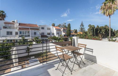 Luxurious And Modern Family Home - Photo 6