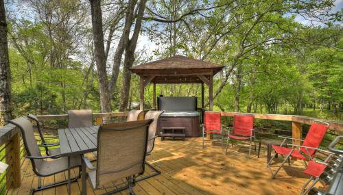 Bear Naked Hideaway - Relax in the hot tub with sounds from the nearby creek - Foto 2, Other