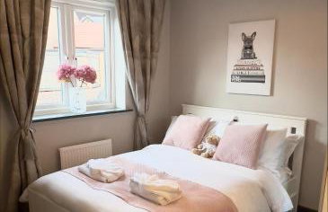 Ultra Modern large 4 bed executive home Durham - Photo 26