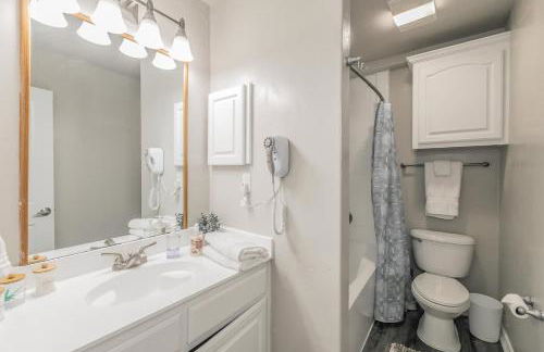 Central 3Bed2B at AT&T - Cowboy Stadium - Texas Live - Photo 17