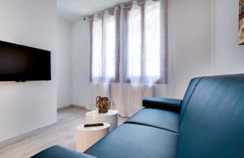 White Flowers with Canal View by Wonderful Italy - Foto 48