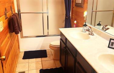 Mountain Gem, Hot Tub, Fire Pit, Views, Starlink Wi-fi - Foto 54