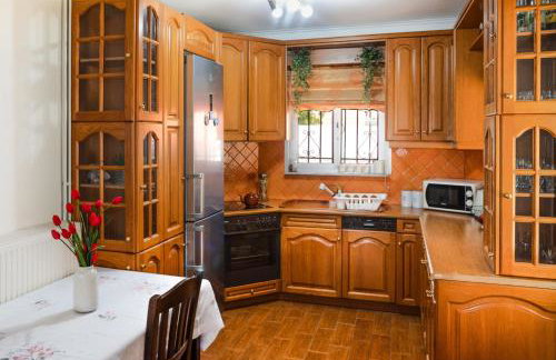 Hebe's house - Cozy Village Escape Near Tripoli - Photo 7