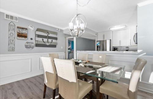 Oceanfront 2 Bedroom Modern Beach Condo w Pool - Foto 11