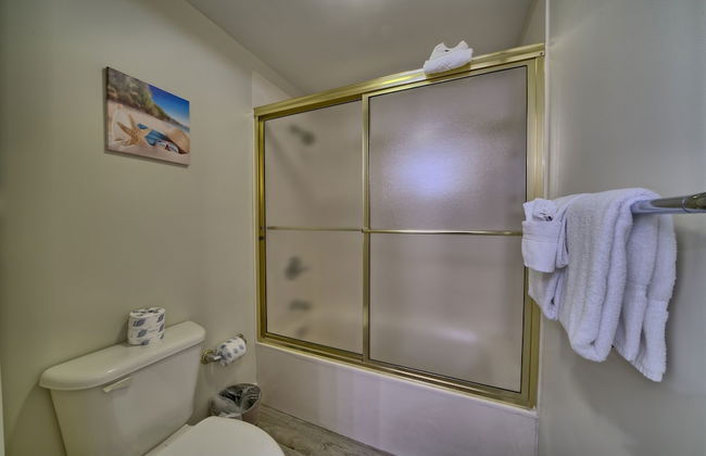 Marvelous Condo with Beachside Pool and Free Poolside WiFi - Unit 0902 by RedAwning - Foto 19