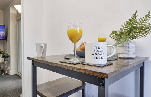 Beautiful Spacious four bedroom house with parking for 2 cars, 5 minute walk to southend station - Foto 21