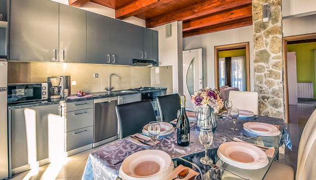 Kitchen / Dining Room