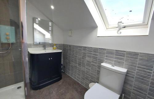 Meadow View Apartments are 2 and 3 bedroomed with private parking - Foto 122