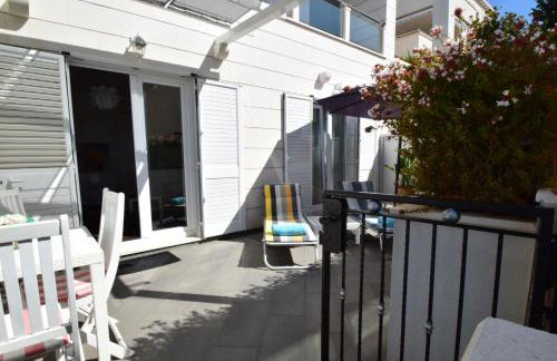 55 & 54 Stairs Apartments - Photo 10