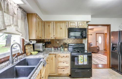 Port Clinton Home Hot Tub, Steps to Portage River - Foto 6