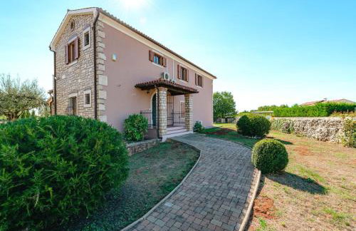 Villa in Sveti Lovrec Near Ski Resort - Foto 12