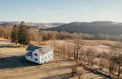 Luxe Gabel Farmhouse Fire Pit & Country Views - Foto 7