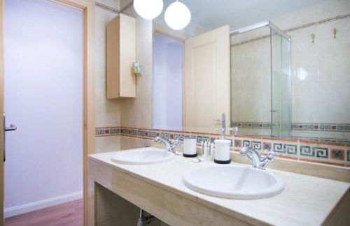 Bright and Wide apartment - Avenida de America - Foto 21