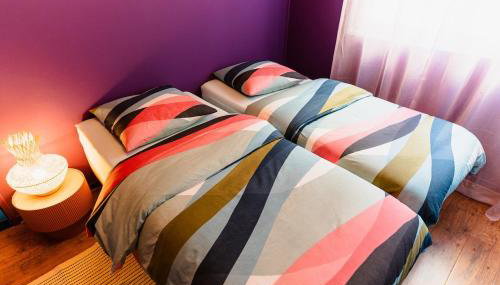 Luna - Cosy Appartement 50m2 - Place Parking Privé -Ascenseur - Position Centrale Gare - Pompidou - Nouvelle Ville - 2 à 4 Personnes - Foto 2