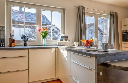 Lüftenblick - 2 Ferienwohnungen am Starnberger See, mit Terrasse oder Balkon, Weitblick, Sauna, Kamin, E-Ladestation - Foto 54