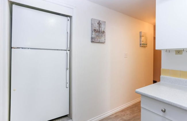 2bdr Suite UBC by Elevate Rooms - Photo 6