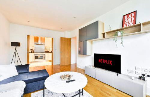 Bright Riverside 2 Bed Haven with Balcony - Modern Comfort in Battersea - Foto 13