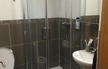 Quiet, Modern Apartment - Photo 23