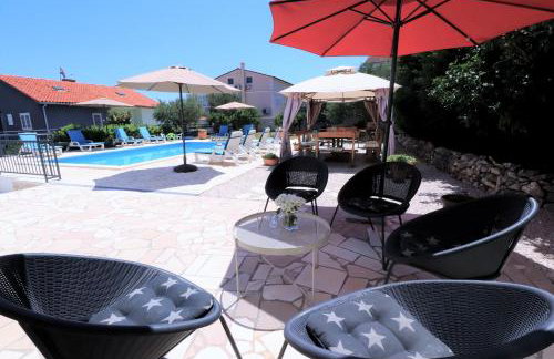 Villa Mendula Trogir - Luxury villa by the beach - heated pool - lush green garden - Photo 10