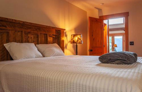 Chasing Sunsets: A Cozy 2-Bedroom Cabin in Smoky Mts with Stunning Mountain Views. - Foto 40