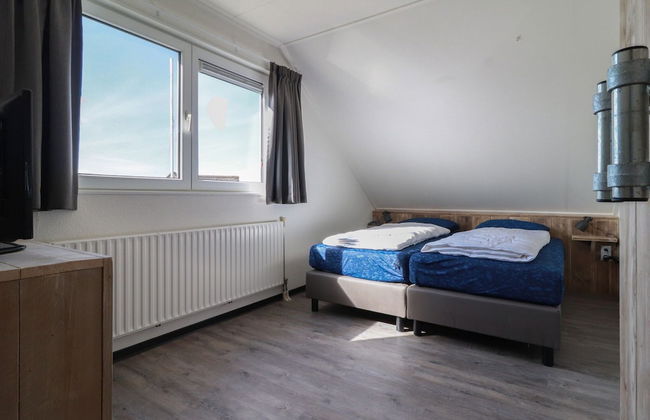 Holiday Home at a Holiday Park in Friesland - Foto 2