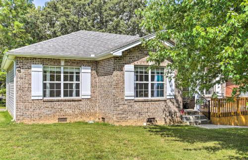 Charming Springfield Escape with Furnished Deck - Foto 24