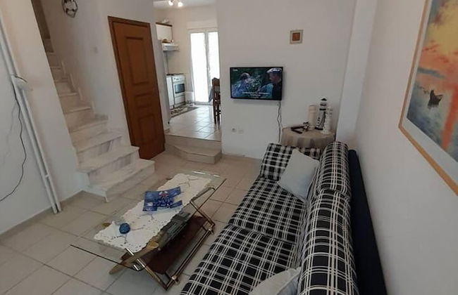 Impeccable 2-bed House in - Photo 11