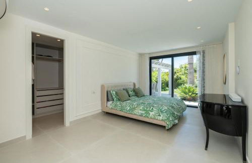 Stunning 6-Bedroom Villa in Guadalmina Baja - Foto 25