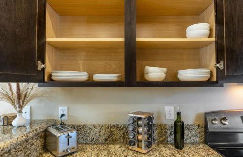 MidTown Hideaway Fire Pit and King Beds - Photo 43