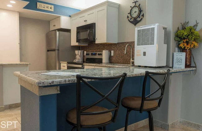 Luxe 1 Bedroom House with Pool - Gulfview II unit 410 - Photo 17